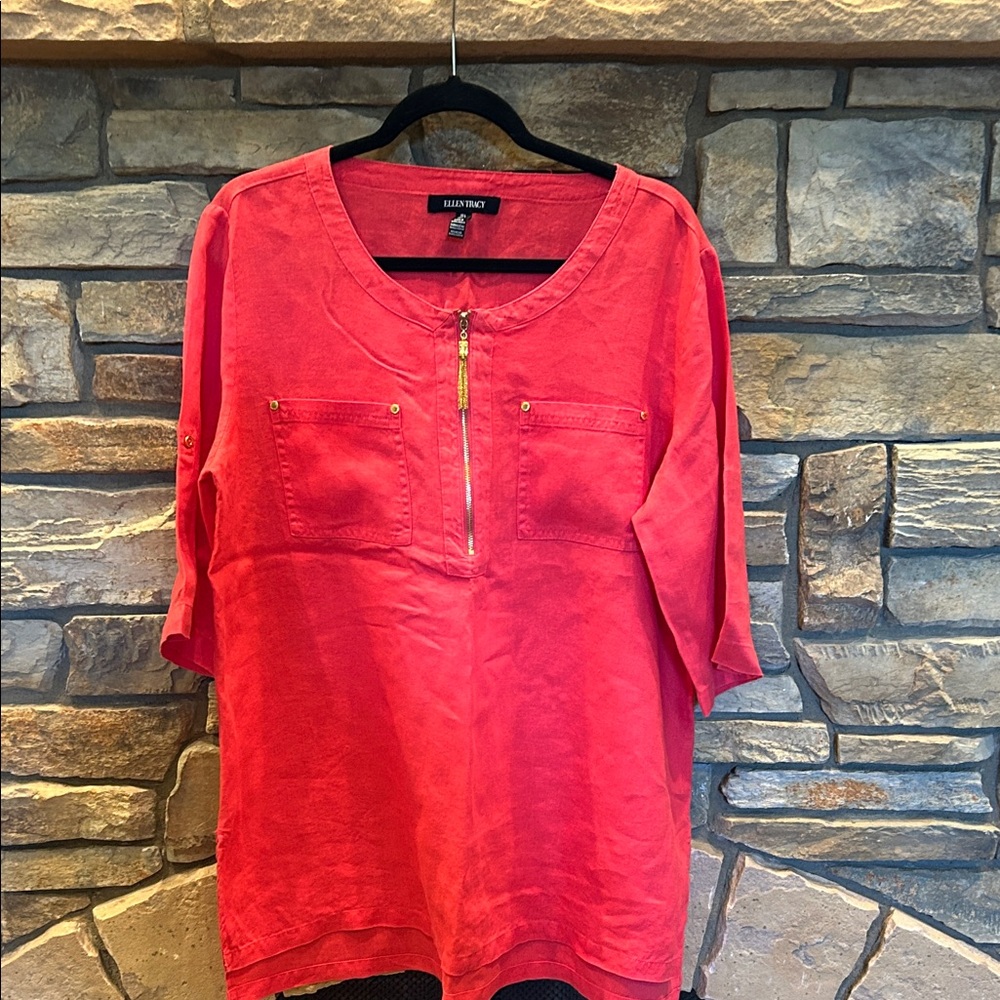 LIKE NEW Ellen Tracy Red Coral Linen Blouse with adjustable sleeves. Size L.